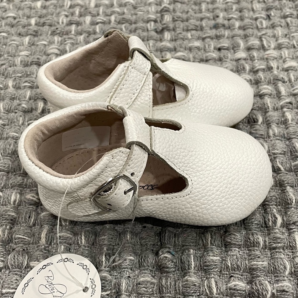 BABY MOCCS | Mary Jane Leather Moccasins - Picture 2 of 6